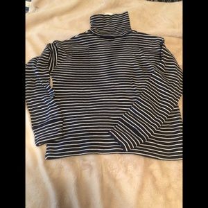 Vineyard Vines Funnel Neck NWT